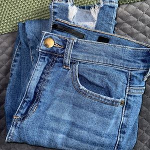 Distressed Lightwash High Rise Skinny Jeans